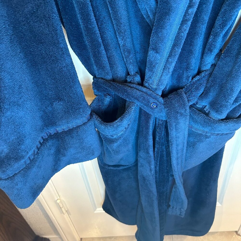 Men's Robe - Picture 6 of 7